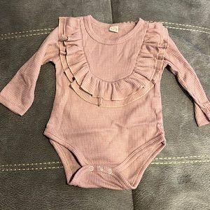 Baby girl purple long sleeve onesie with ruffles size 74.